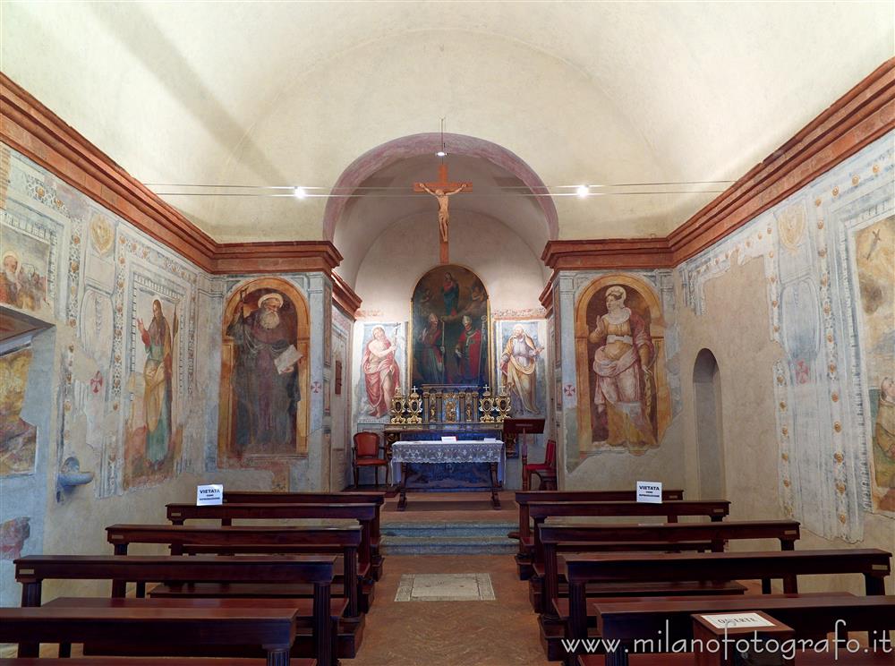 Montevecchia (Lecco) - Interno della Chiesetta di San Bernardo